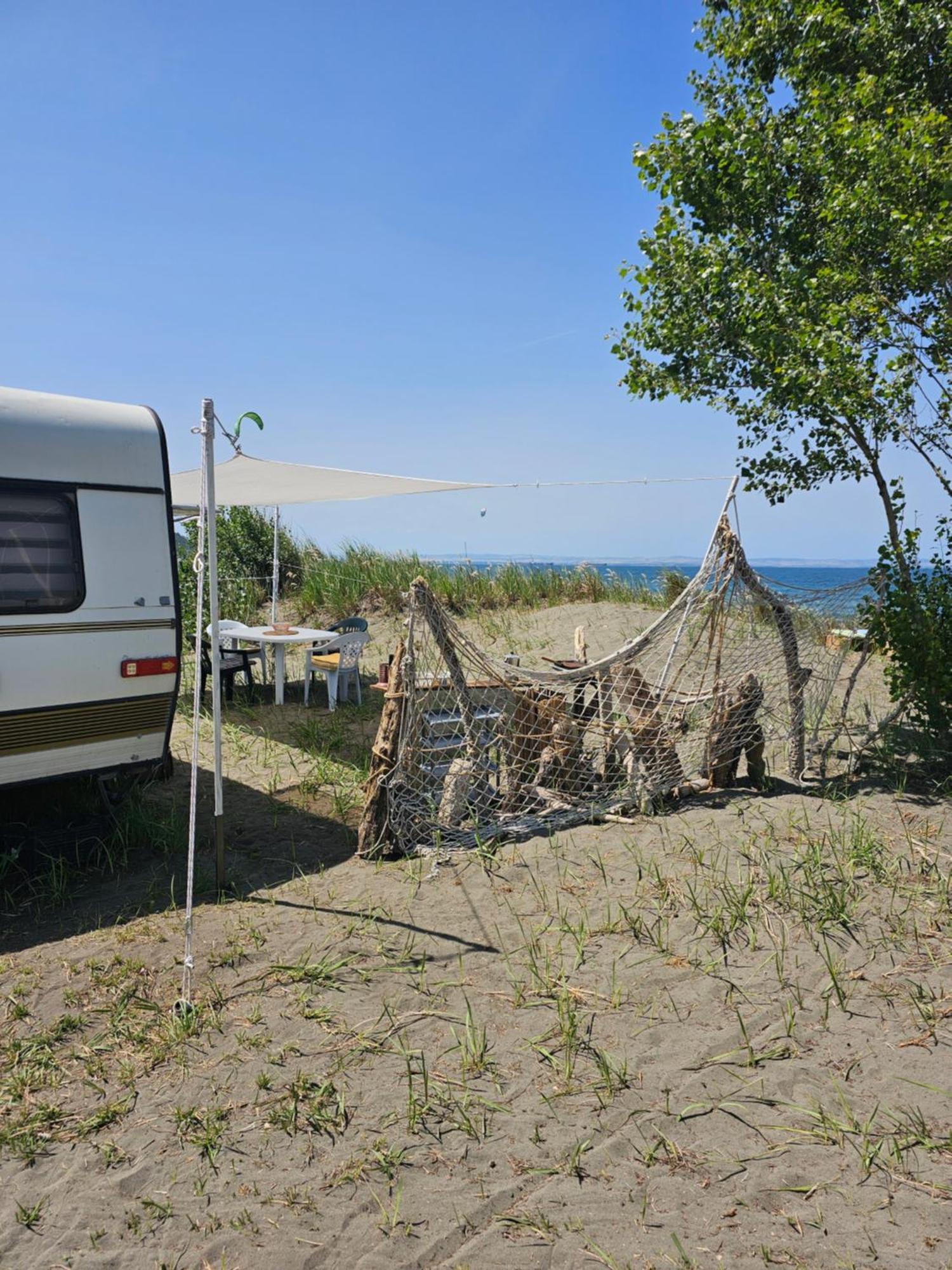 Отель Beachfront Caravans Черноморец Экстерьер фото