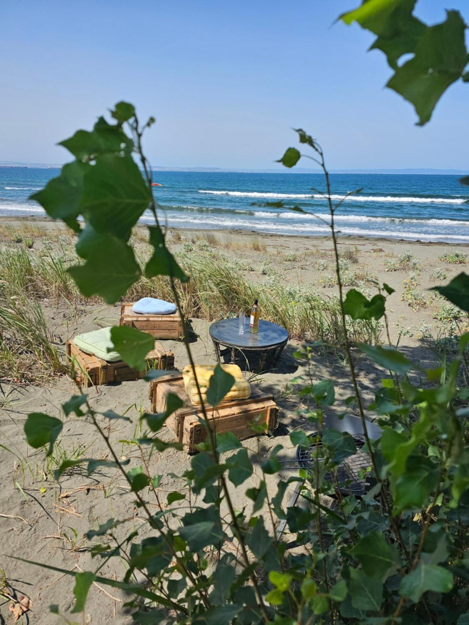 Отель Beachfront Caravans Черноморец Экстерьер фото