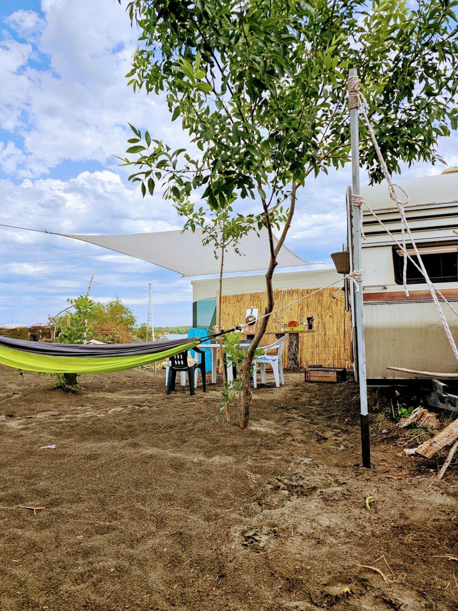 Отель Beachfront Caravans Черноморец Экстерьер фото