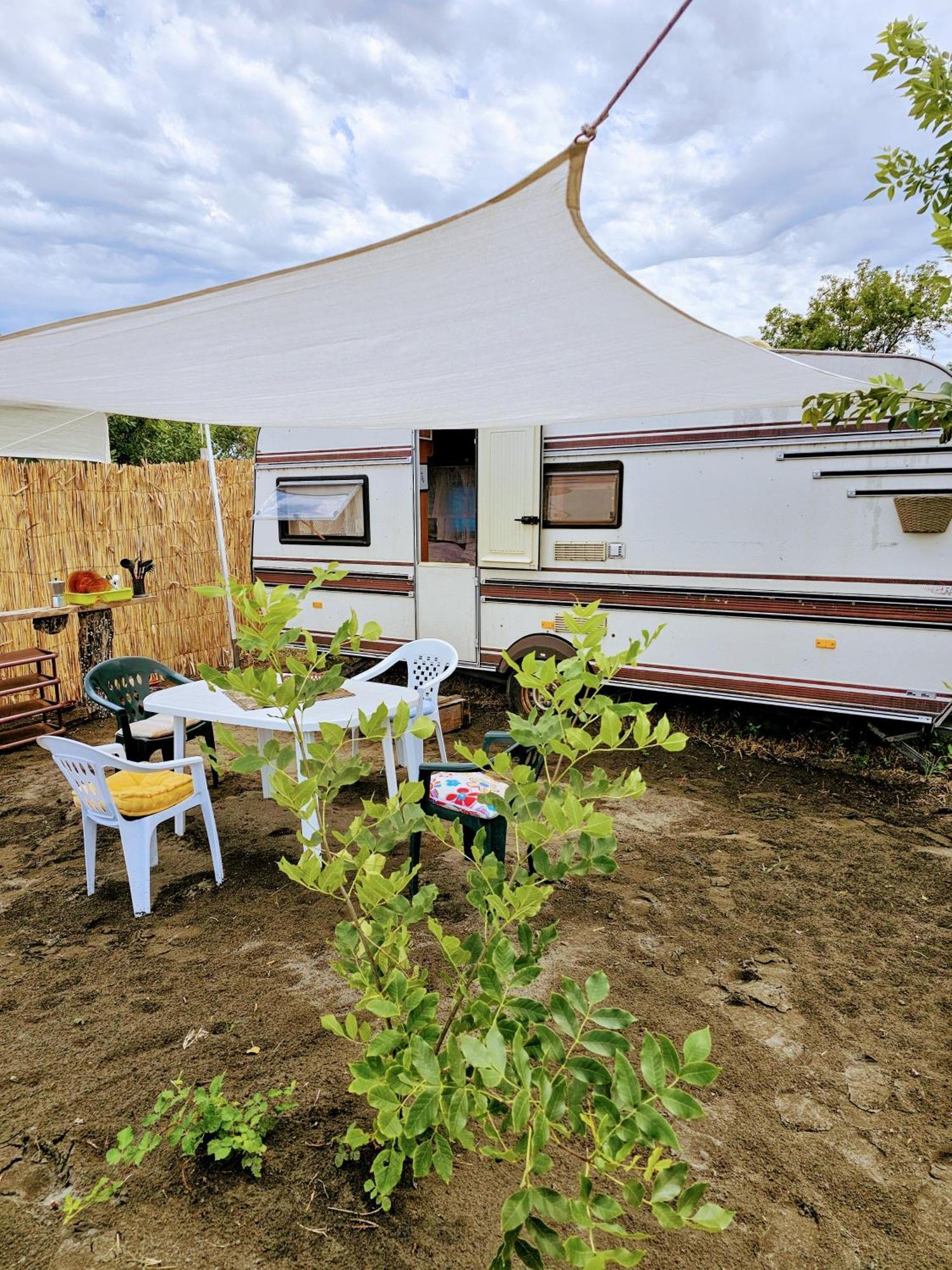 Отель Beachfront Caravans Черноморец Экстерьер фото