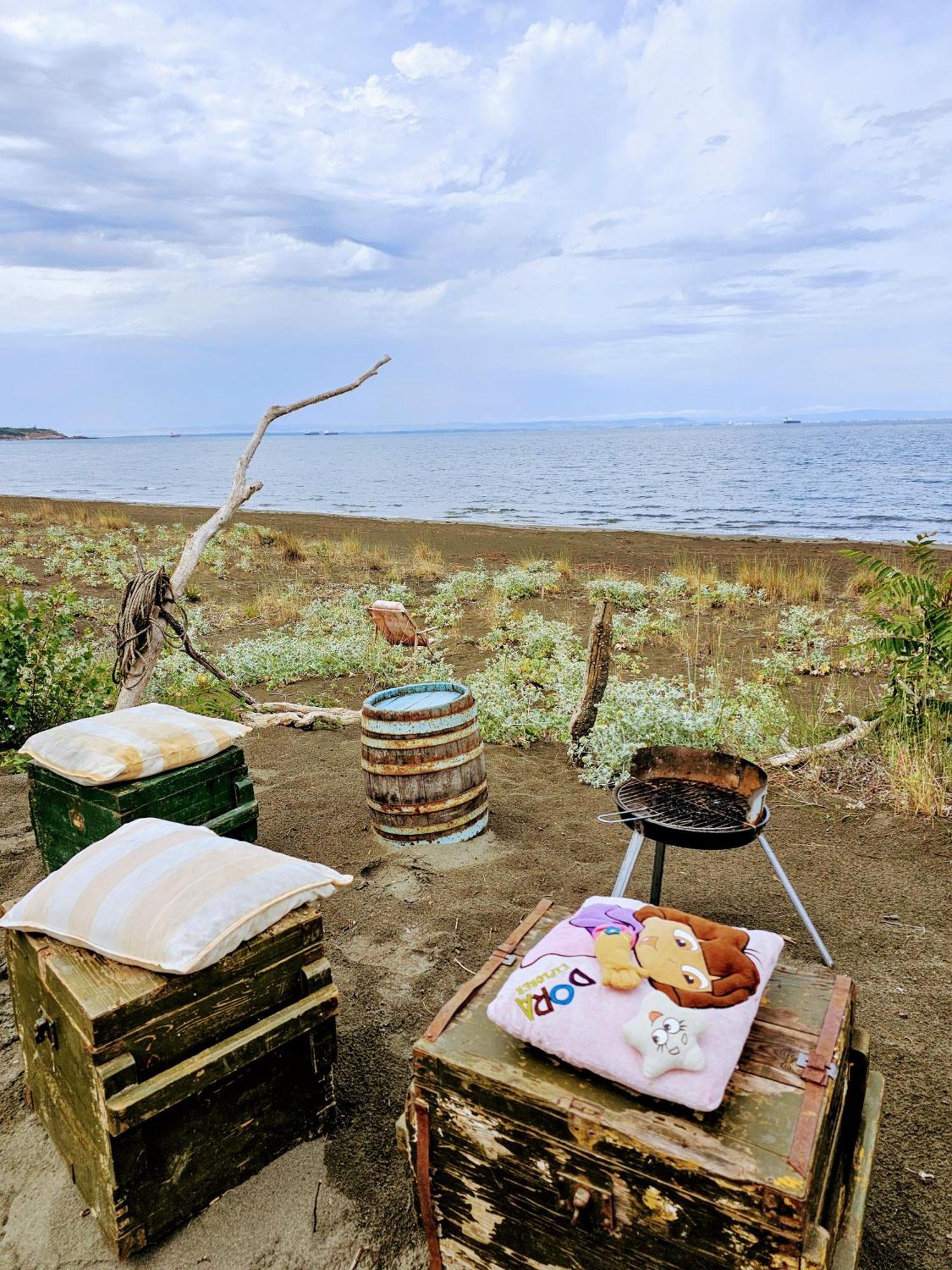 Отель Beachfront Caravans Черноморец Экстерьер фото