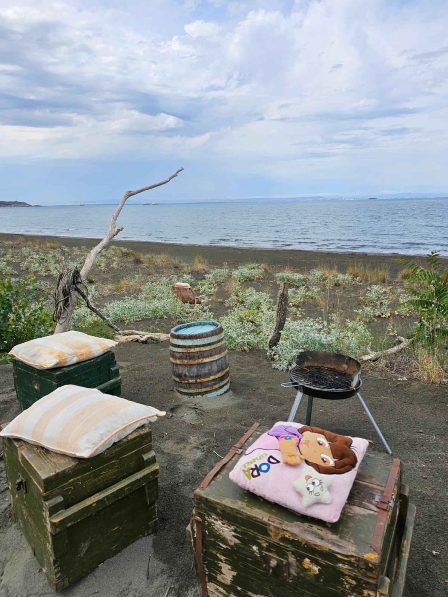 Отель Beachfront Caravans Черноморец Экстерьер фото