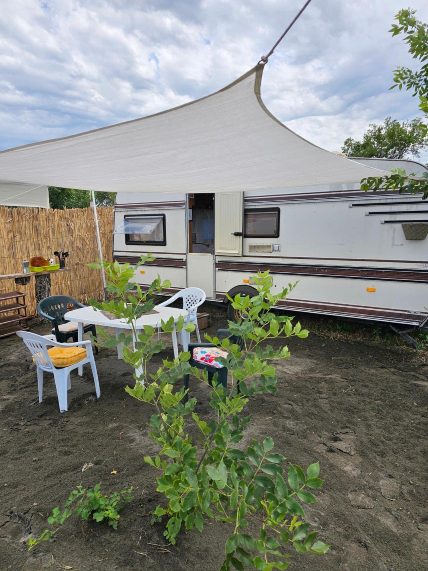 Отель Beachfront Caravans Черноморец Экстерьер фото