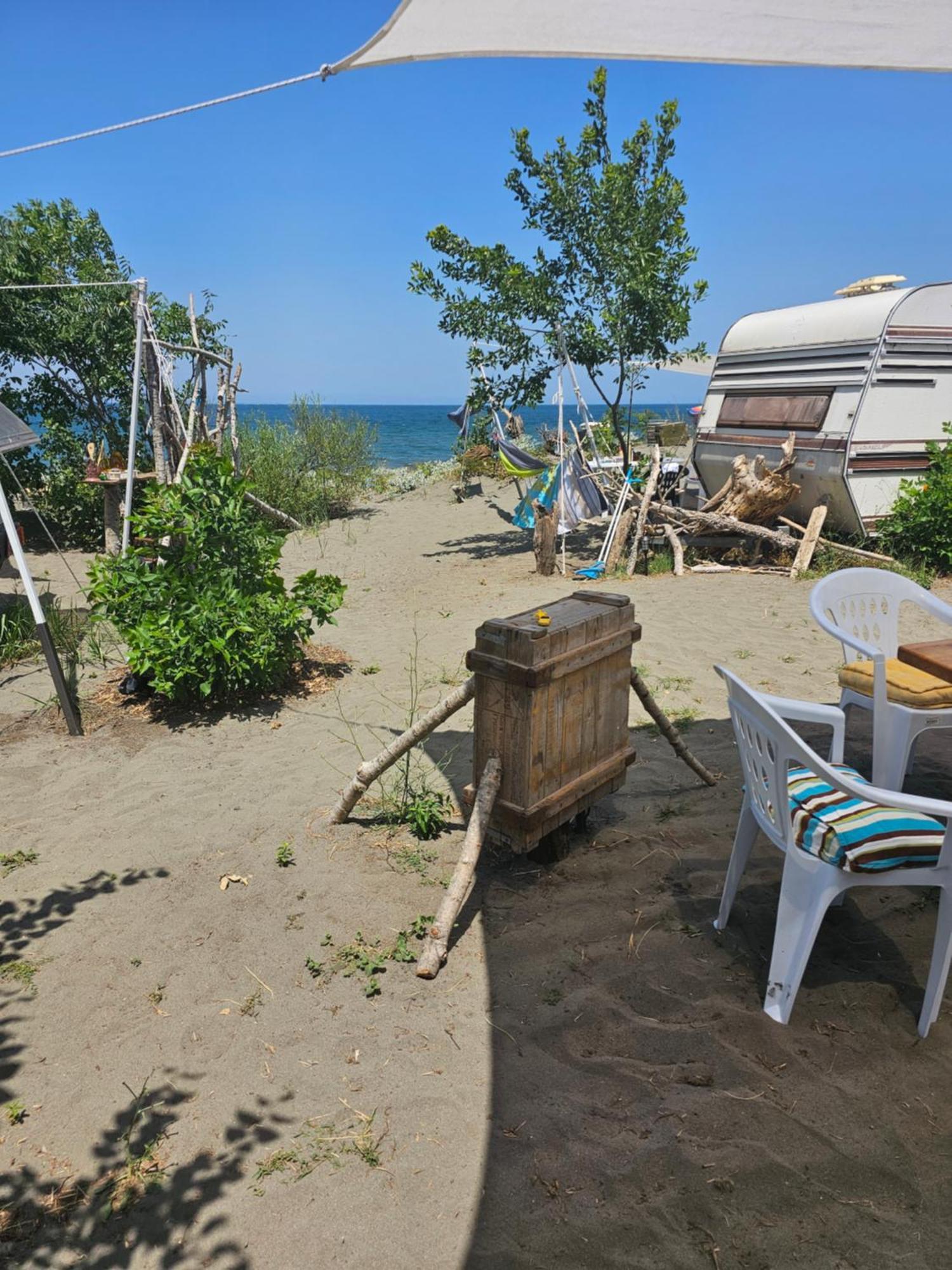 Отель Beachfront Caravans Черноморец Экстерьер фото