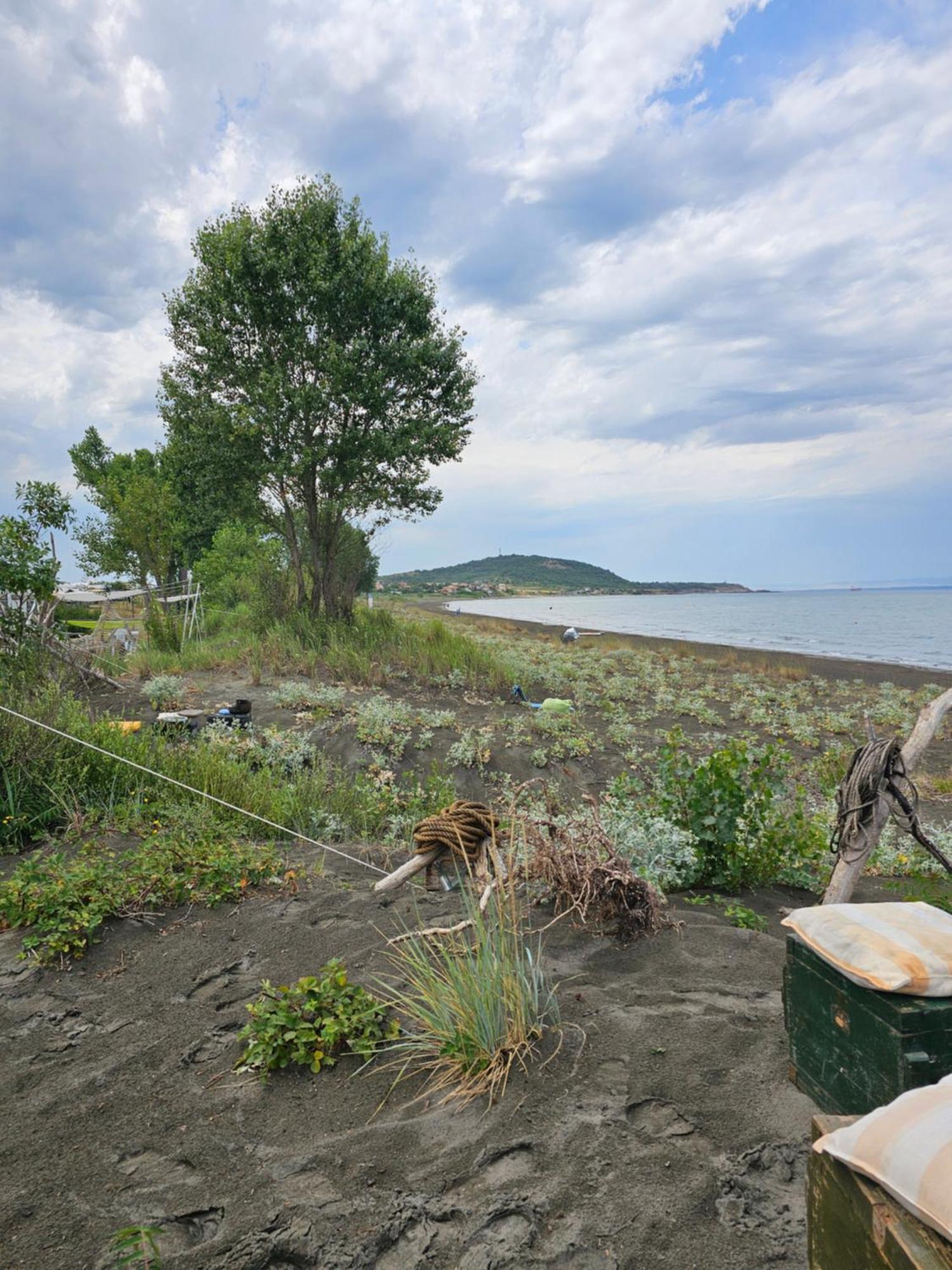 Отель Beachfront Caravans Черноморец Экстерьер фото