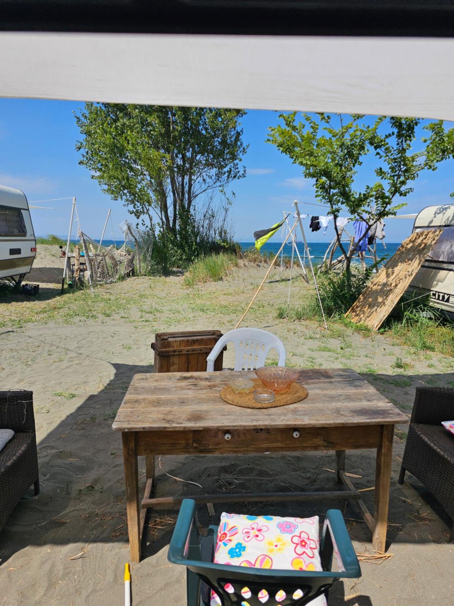 Отель Beachfront Caravans Черноморец Экстерьер фото