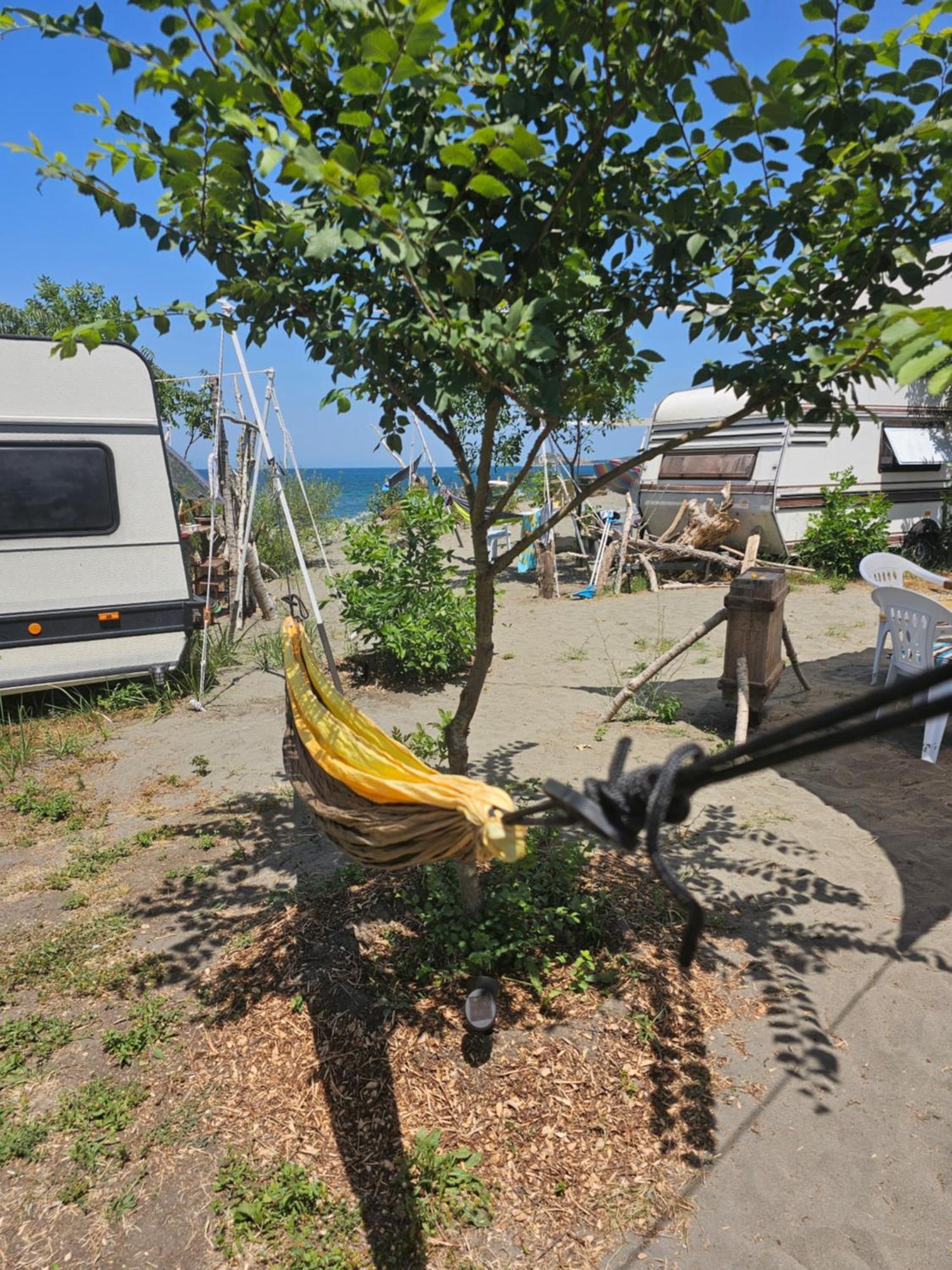 Отель Beachfront Caravans Черноморец Экстерьер фото