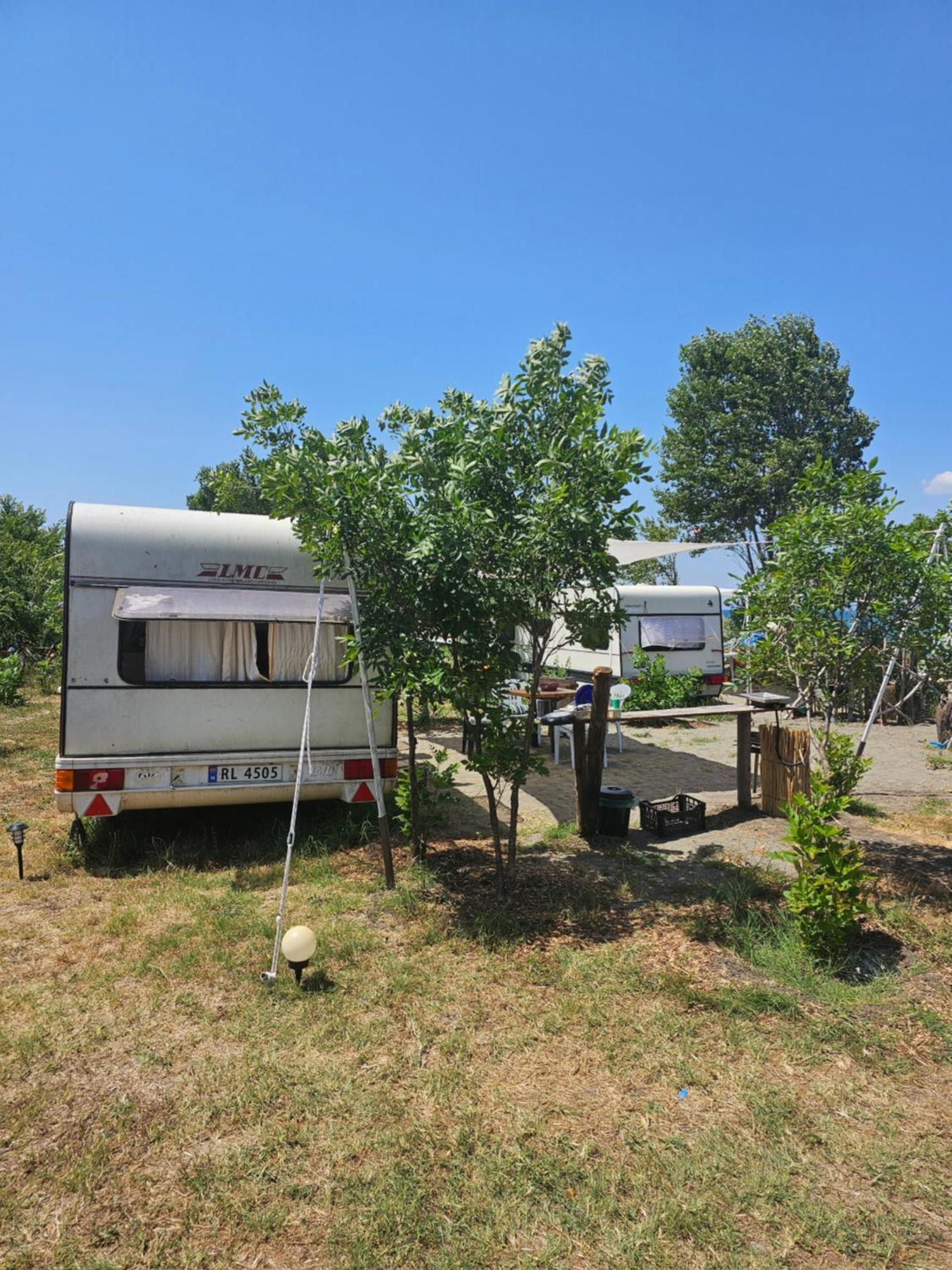 Отель Beachfront Caravans Черноморец Экстерьер фото